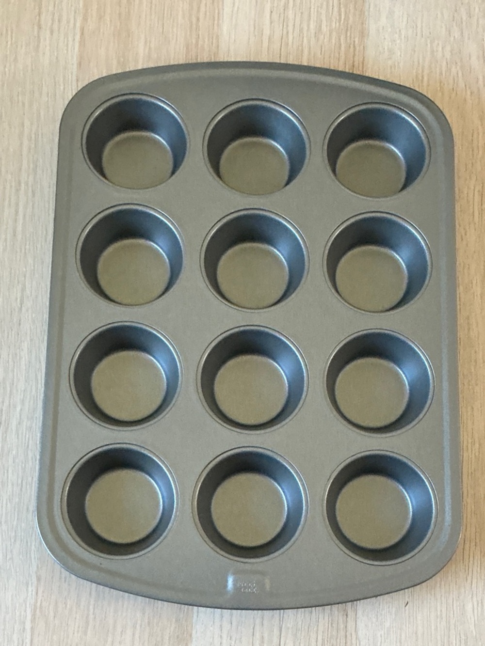 Non-Brand 12-Cup Dark Gray Nonstick Muffin Pan